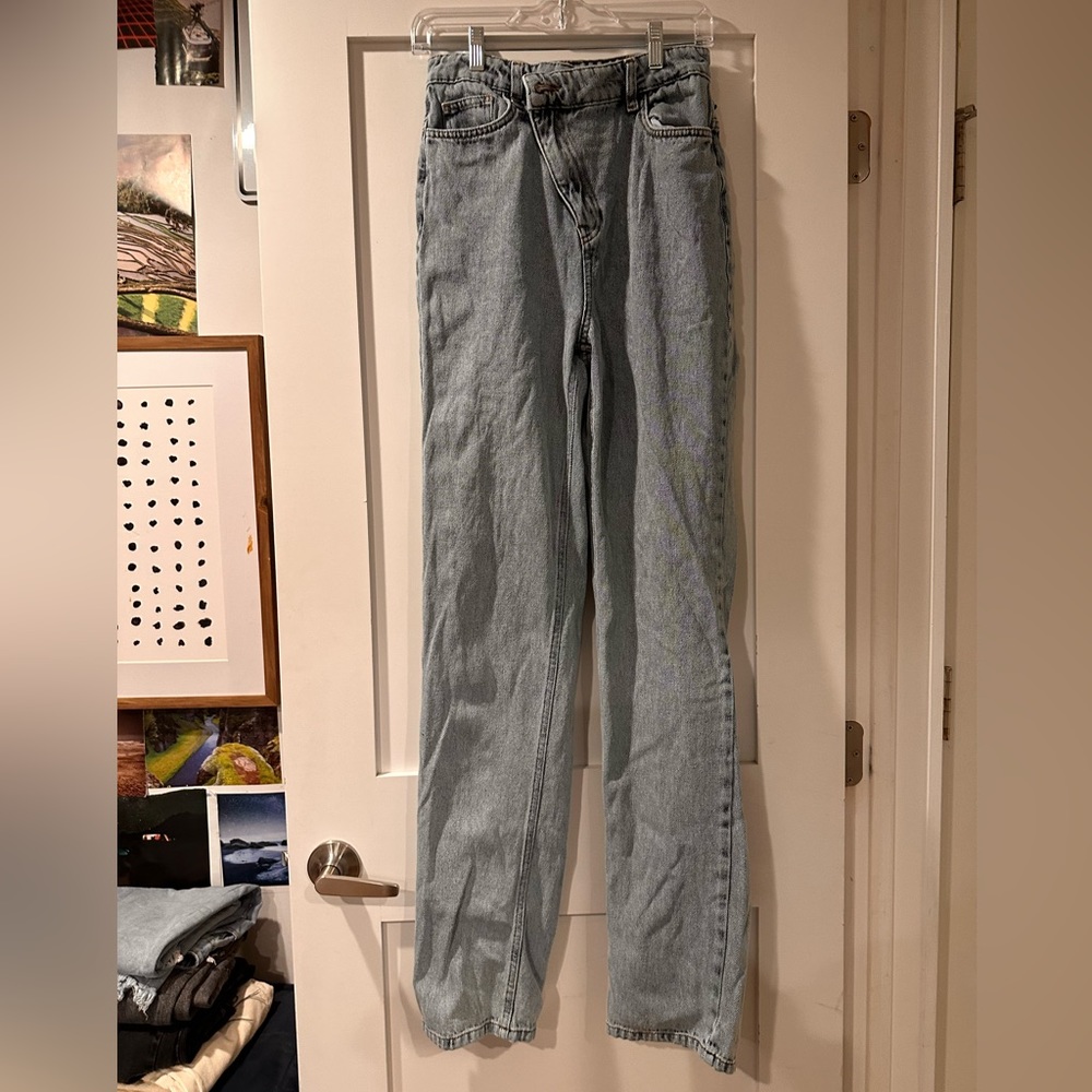 Boohoo slant zipper, straight leg jeans